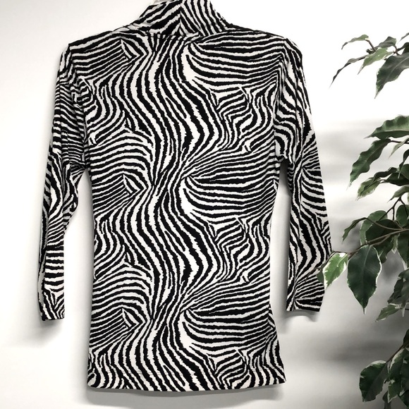 Chaus Top - Picture 2 of 3